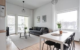 Spacious 2Br At Tammela Stadium - Sauna & Balcony